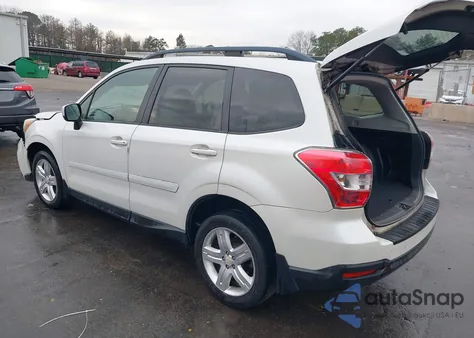 2015 Subaru Forester 2.5I Premium z USA, uszkodzony, nr VIN JF2SJADC5FH506905
